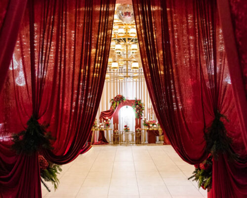 <span> Eirini & Dimitris </span><br>Burgundy & Gold Christmas Wedding at Pyrgos Petreza